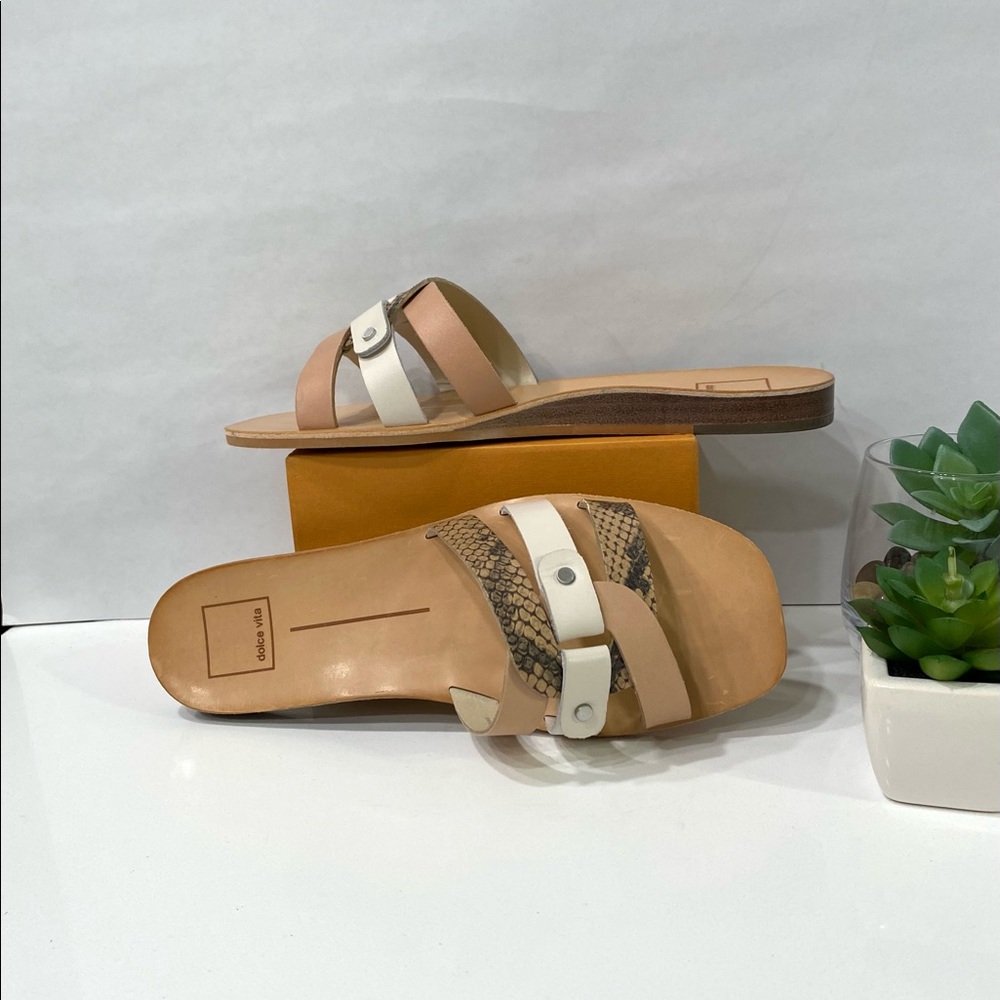 Dolce Vita Women’s Calt Slide Sandals NWOT. Size 8